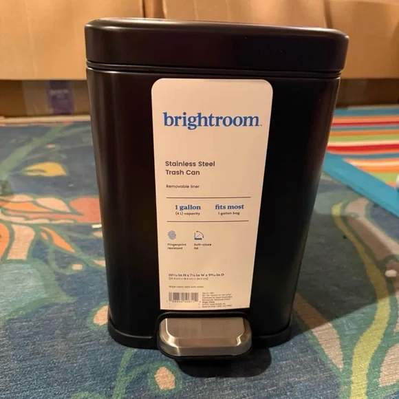 Matte Black Step Trash Can - Compact Rectangular Pedal Bin 4L- 1gal capacity - Picture 3 of 4